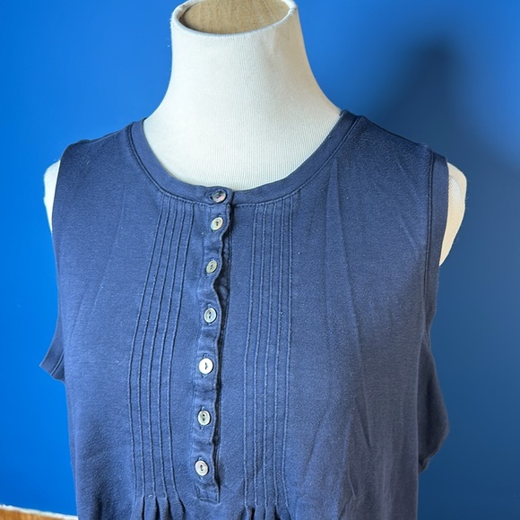 LL Bean top - Picture 2 of 6